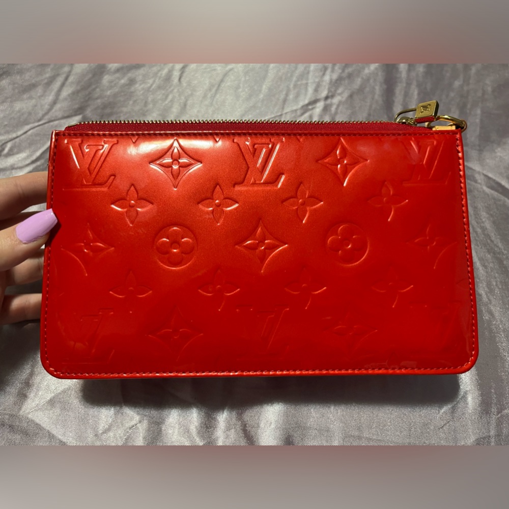 OFFERS ACCEPTED - Lexington Pouch